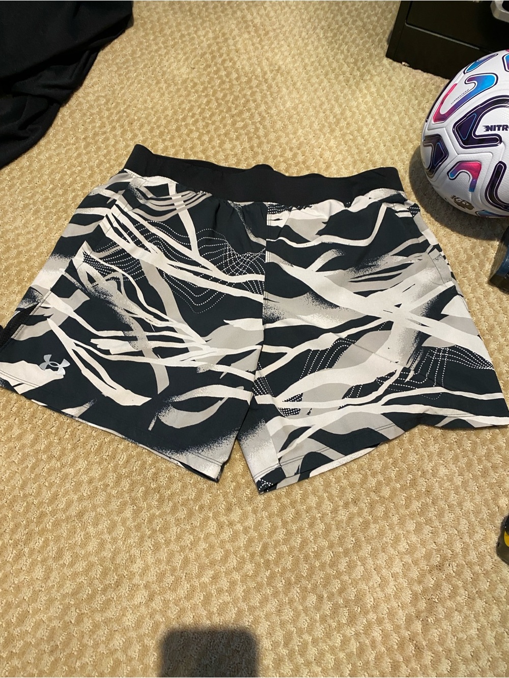 UNDER ARMOUR Men's UA Speedpocket Graphic Print 7"Running Shorts XL 1371001